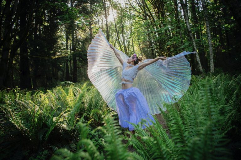 The Influence of Fantasy Costumes in Modern Dance Wings